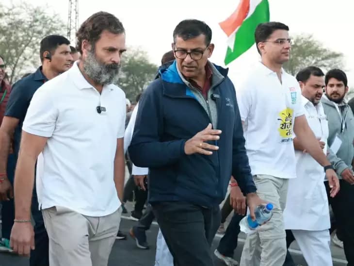 BHARAT JODO YATRA:पूर्व गवर्नर RAGHURAM RAJAN भारत जोड़ो यात्रा में हुए शामिल, RAHUL के साथ मिलायें कदम से कदम,