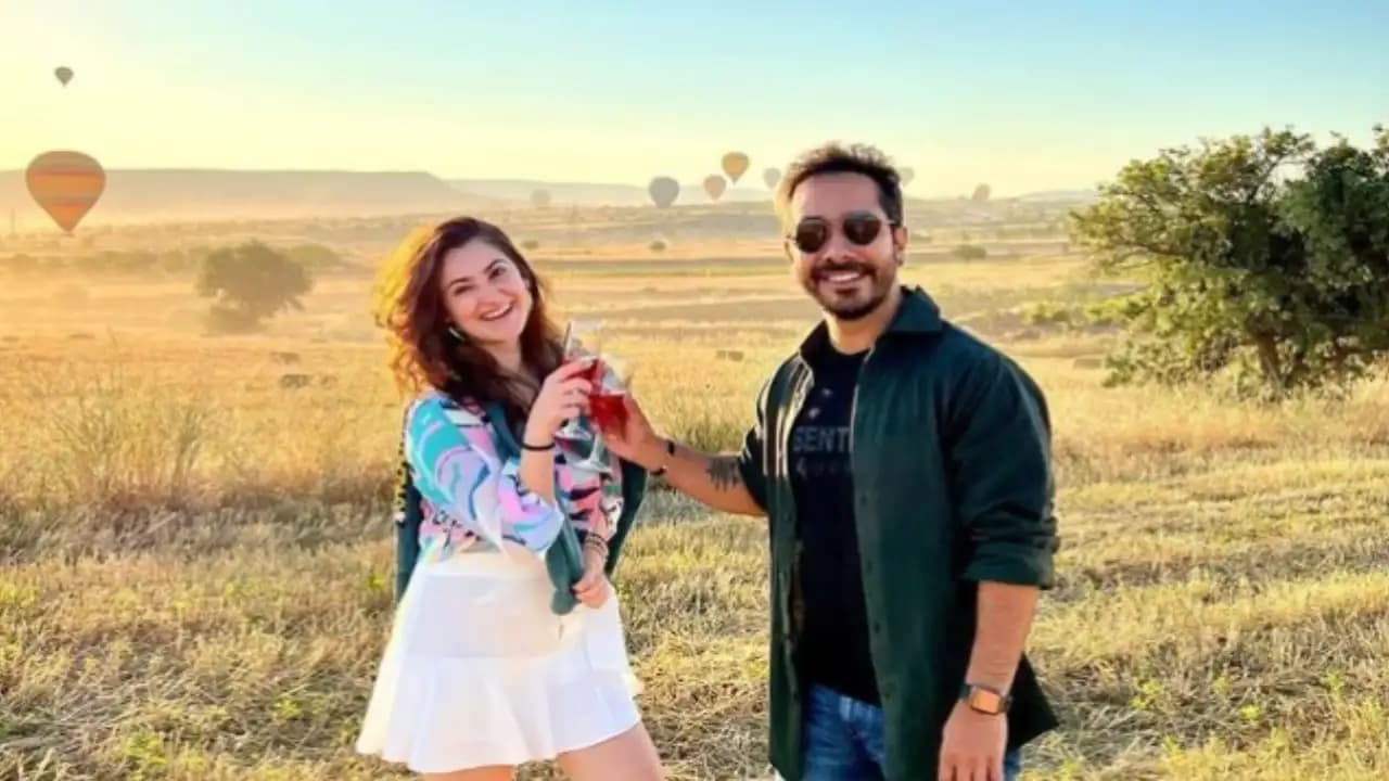 Drishyam 2 के डायरेक्टर Abhishek Pathak शिवालिका ओबेरॉय से शादी करने जा रहे हैं