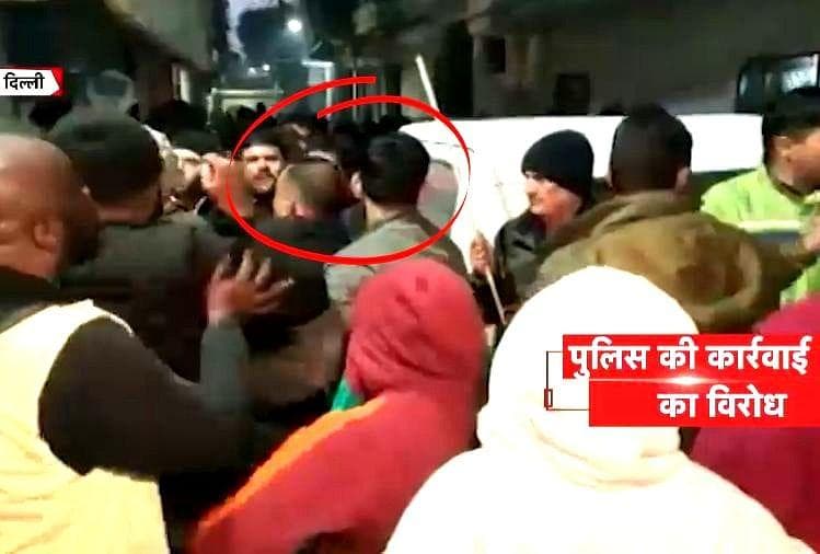 अफ्रीकी घुसपैठियों ने दिल्ली Police पर किया हमला, अवैध रूप से भारत में रह रहें हैं अफ्रीकी मूल के निवासी