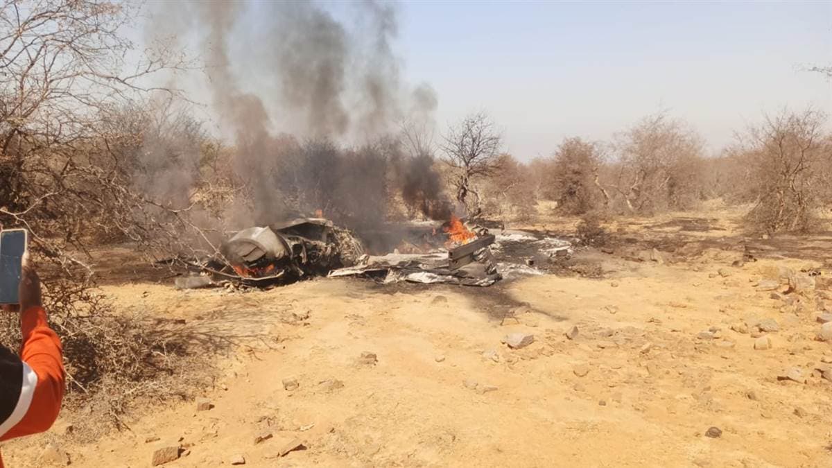 Fighter Plane Crash in Morena : मध्यप्रदेश के मुरैना में बड़ा हादसा , वायुसेना के सुखोई-30 और मिराज हुए क्रैश