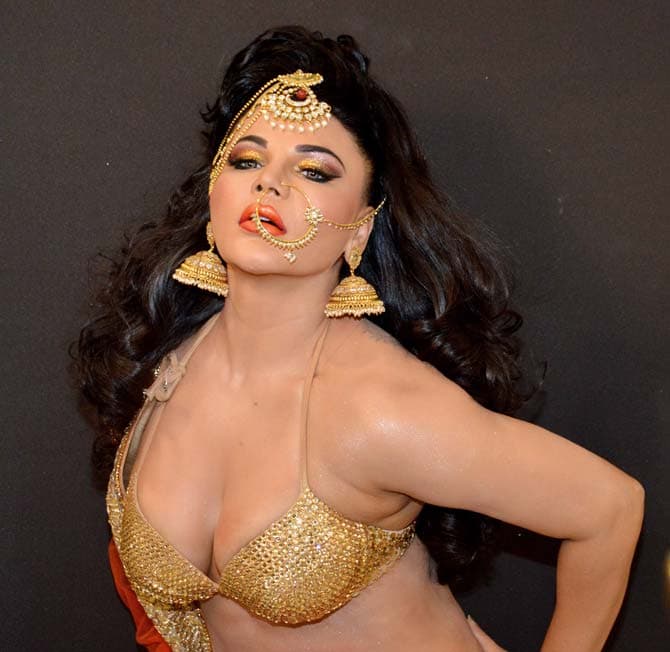 Rakhi Sawant Marriage: राखी सावंत की गुप चुप शादी की तस्वीरे सोशल मीडिया पर तेजी से हो रही वायरल हो रही 