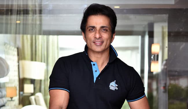 Sonu Sood एक बार फिर से बने मसीहा, बचायी एयरपोर्ट पर एक यात्री की जान