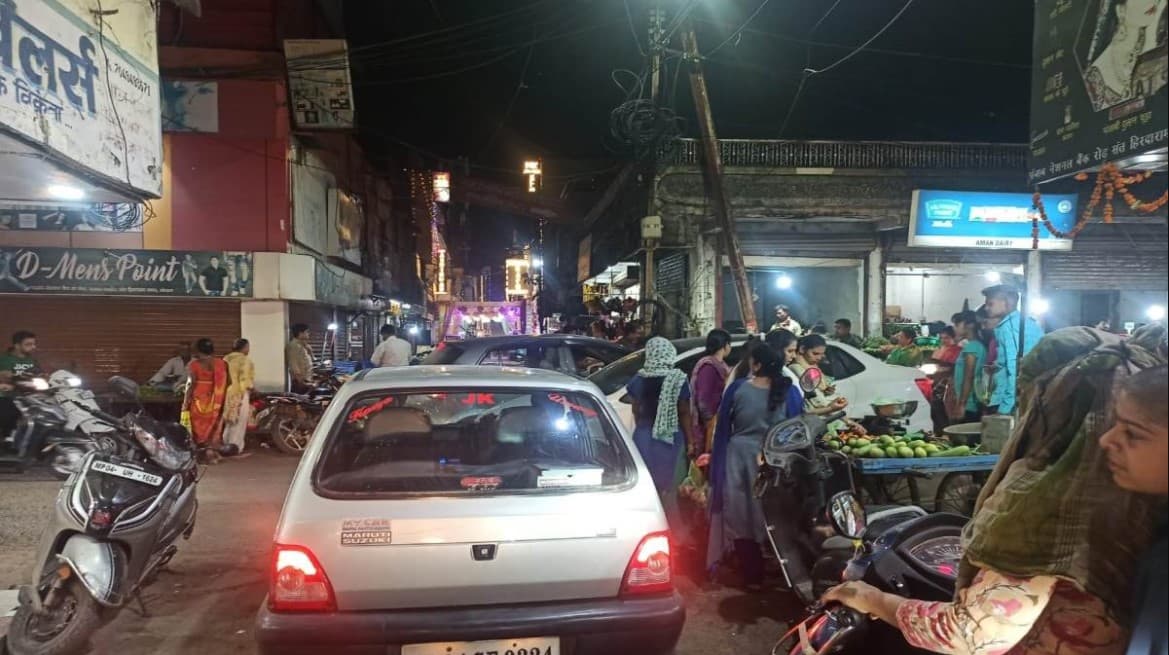 Bhopal News: सब्जी व्यवसाइयों ने किया Bairagarh की तीन प्रमुख सड़कों पर कब्जा।