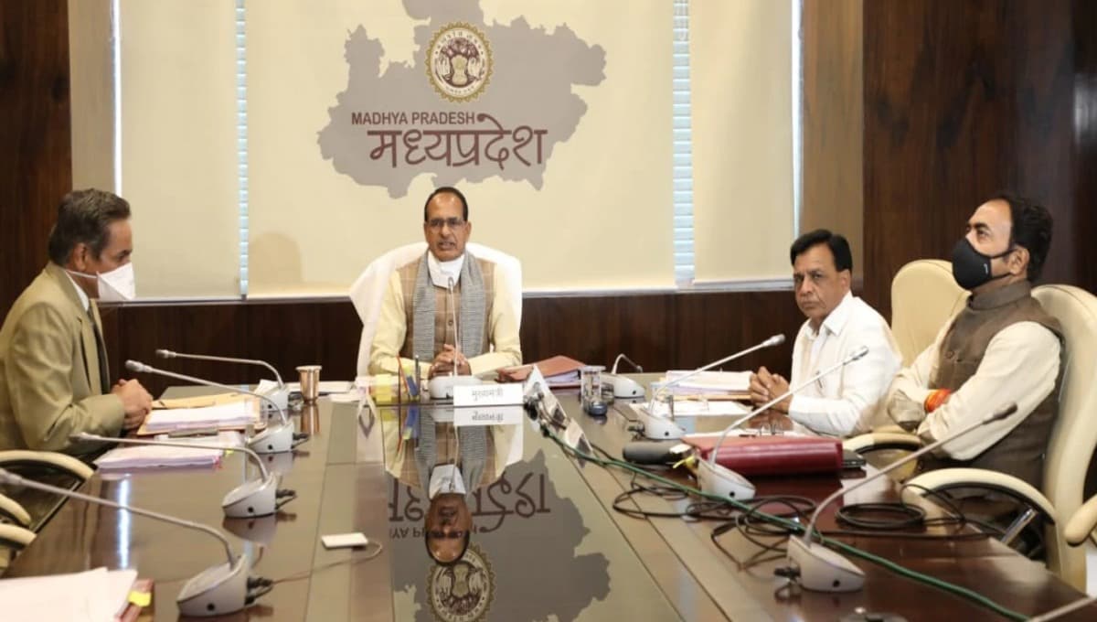 मुख्यमंत्री कैबिनेट के सभी मंत्रियों को जल्द ही बैठक के लिए बुला सकते हैं भोपाल