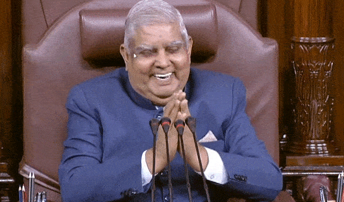 Rajya Sabha: सभापति-नेता विपक्ष के नोकझोंक के बीच मोदी को आई हंसी