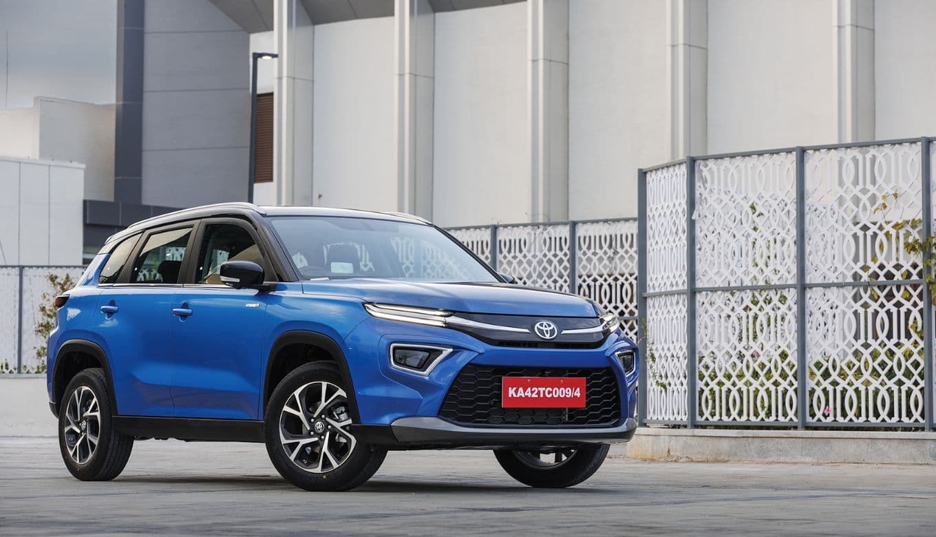 Toyota Car: सबसे जयादा डिमांडेड कार की बढ़ी कीमत|