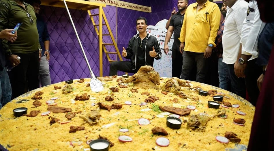 Sonu Sood को मिला सम्मान, सबसे बड़ी थाली अब उनके नाम