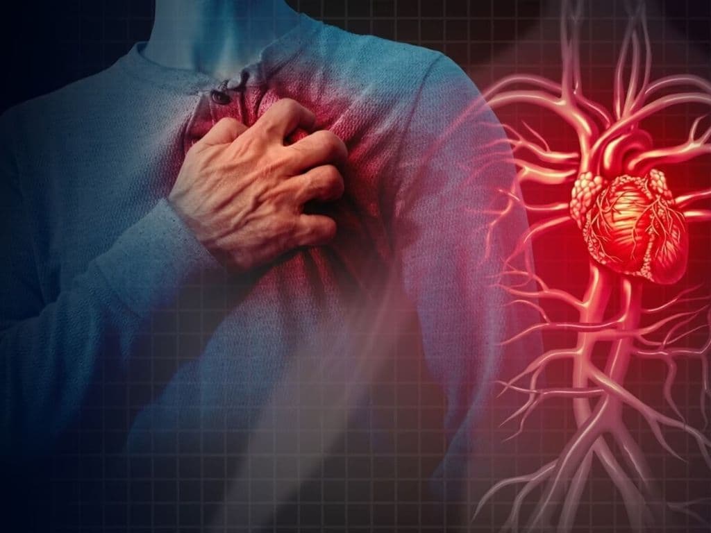 Heart Attack: बैडमिंटन खेलते वक्त शख्स की मौत, देशभर में अचानक आ रहे हार्ट अटैक के मामलों में वृध्दि। कई लोगों ने गंवाई जान।