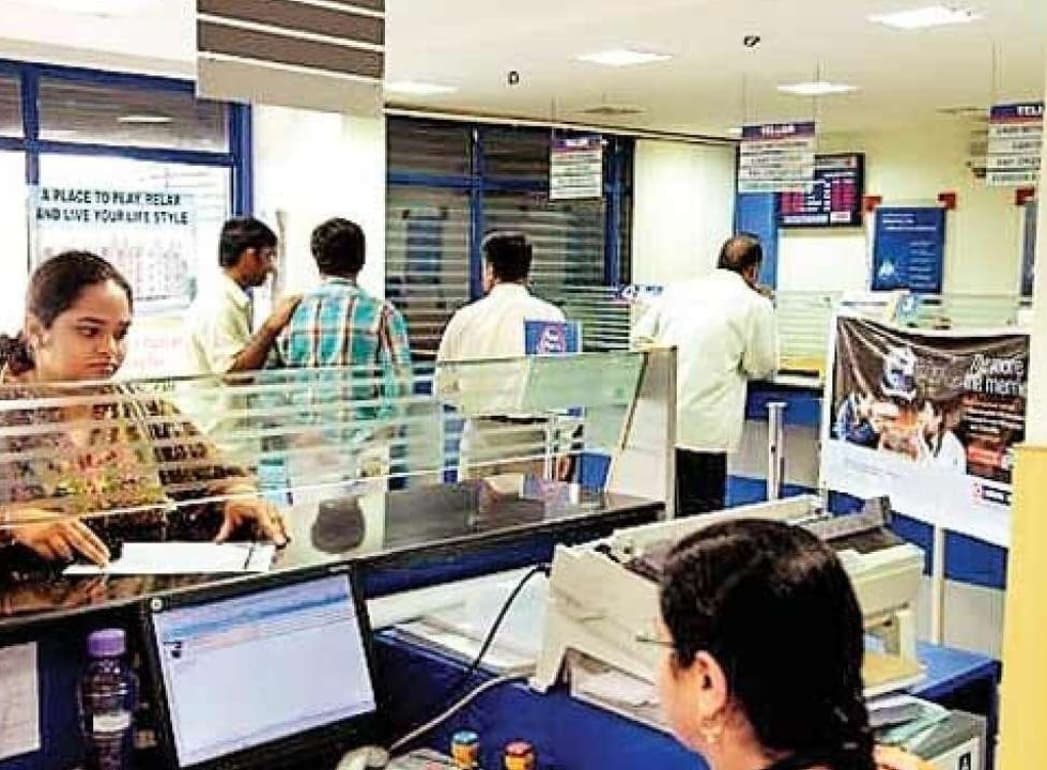 Bank Closing: 31 मार्च तक खुलेंगे सभी बैंक, RBI ने दिए ये निर्देश। अप्रैल में पड़ेंगी बैंको की छुट्टियां।