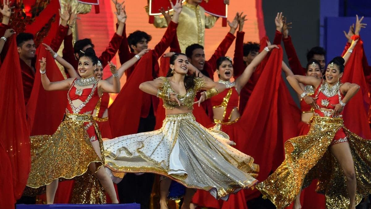 IPL 2023 Ceremony: 4 साल बाद हुई ओपनिंग सेरेमनी में रश्मिका मंदाना ने नाटु-नाटु लगाए ठुमके.
