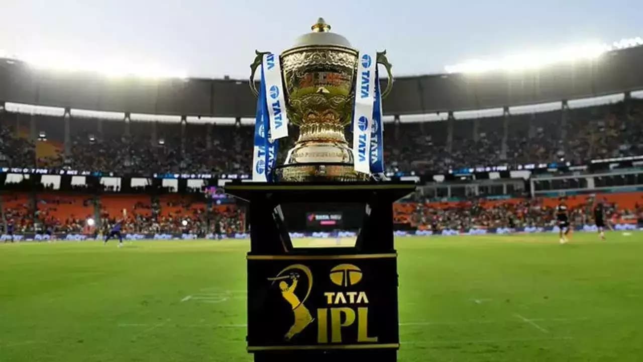 Ban things in stadium IPL 2023: स्टेडियम में इन बैनर को ले जाना है प्रतिबंधित, जानें पूरा मामला!
