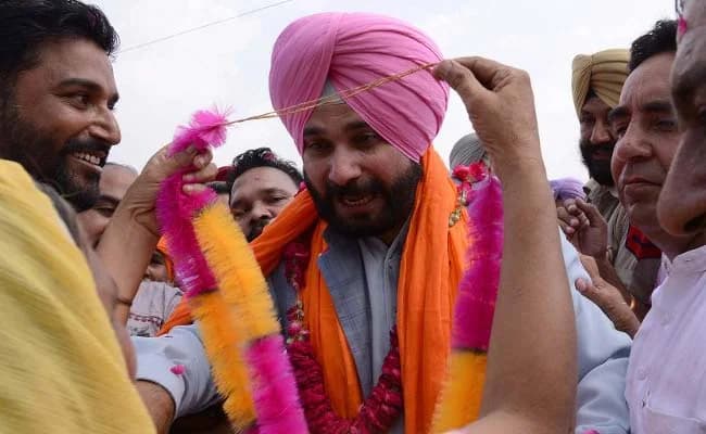 Navjot Singh Sidhu 10 महीने बाद जेल से रिहा, बोले- देश में लोकतंत्र नाम की कोई चीज नहीं