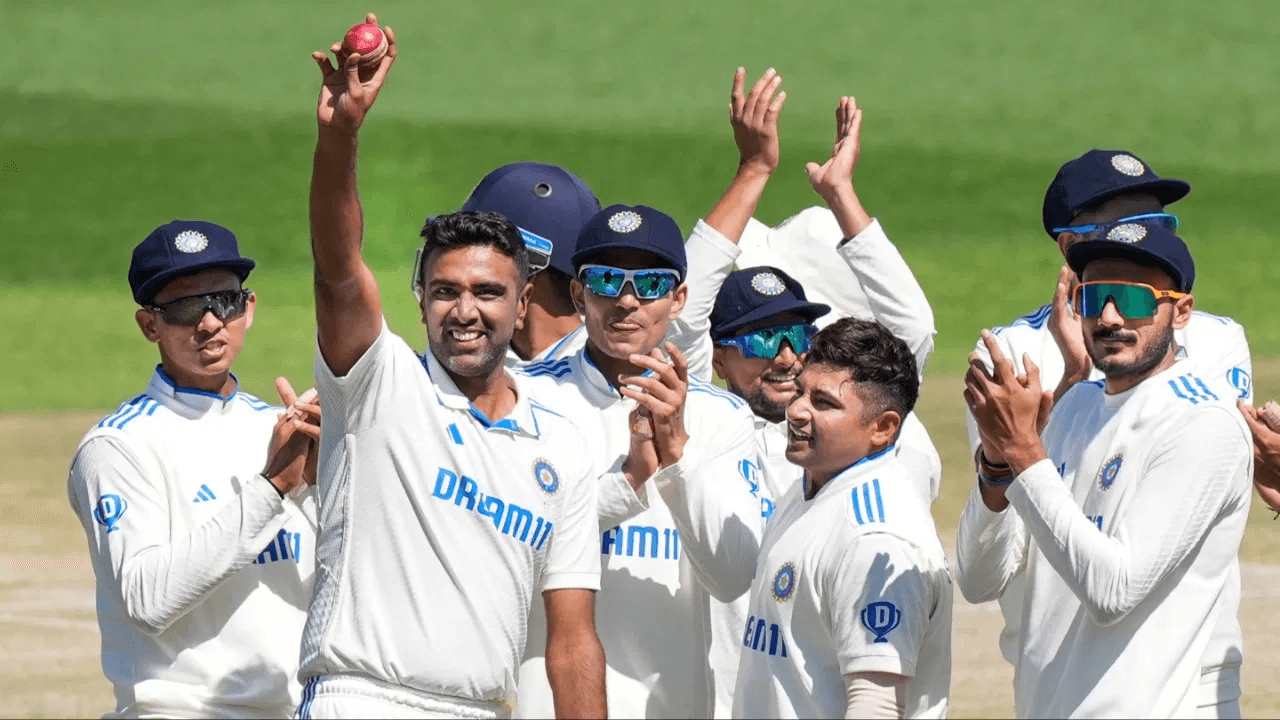 ICC Test Rankings: अश्विन बने टेस्ट में नंबर-1 गेंदबाज:बुमराह तीसरे स्थान पर फिसले, बल्लेबाजी में तीन भारतीय टॉप-10 में