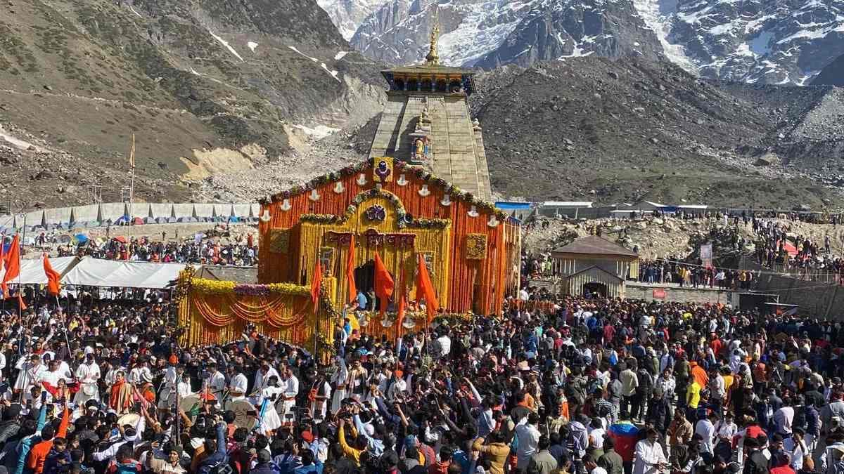 Kedarnath Dham Yatra 2024: Kedarnath धाम के कपाट खुलते ही उमड़ पड़ी भक्तों की भीड़, जाने से पहले पढ़ लें क्या है तैयारी