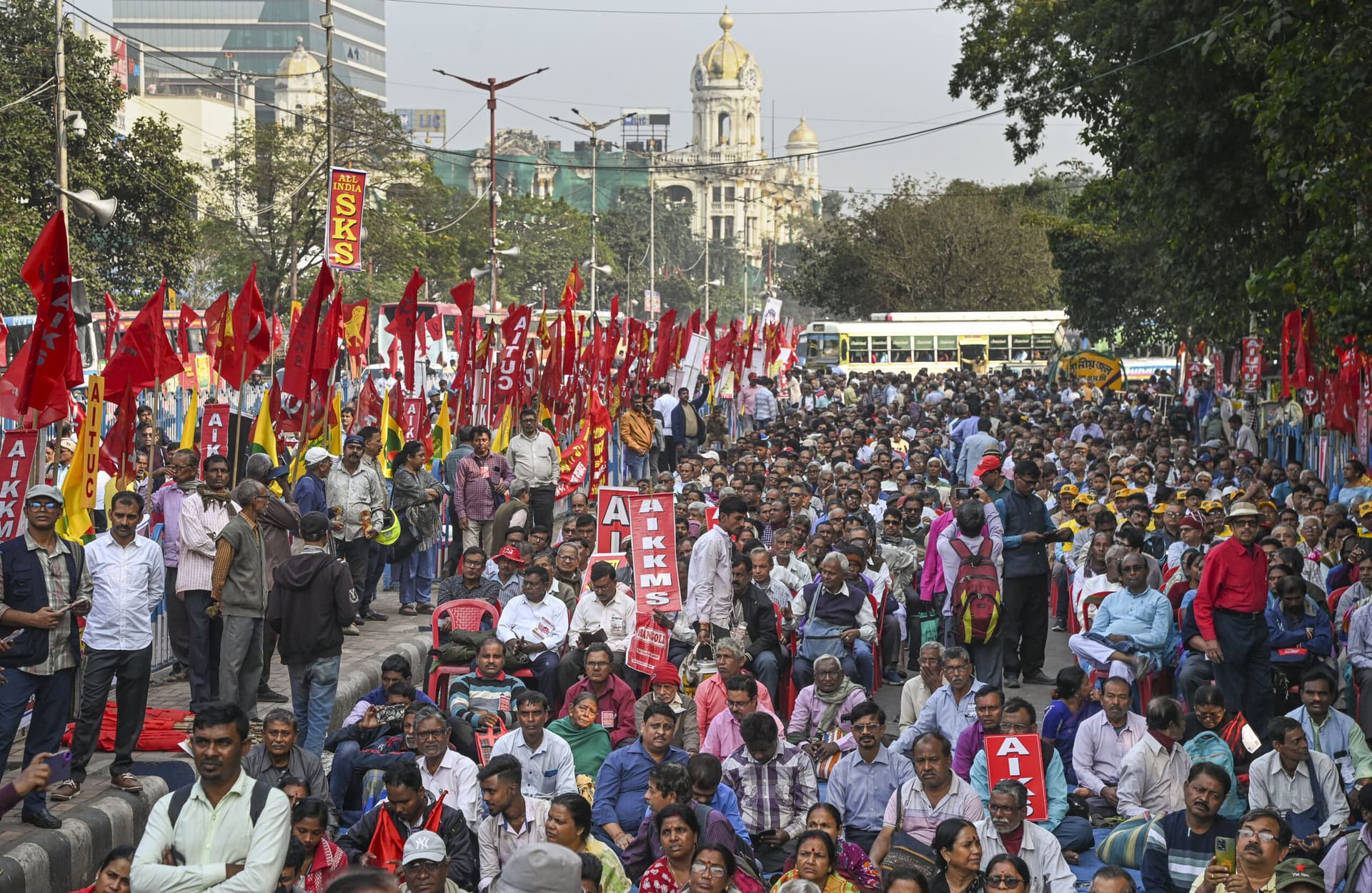 Labor Law Strike: लेबर लॉ के खिलाफ हड़ताल का मप्र मिला-जुला असर