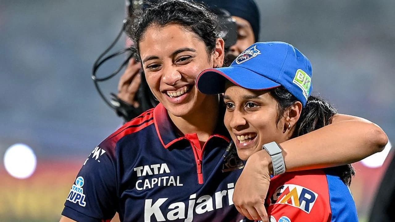 WPL 2026 फाइनल के बाद (Smriti Mandhana) स्मृति मंधाना की मां ने पलाश मुच्छल पर किया तीखा कटाक्ष, मीम रीपोस्ट हुआ वायरल