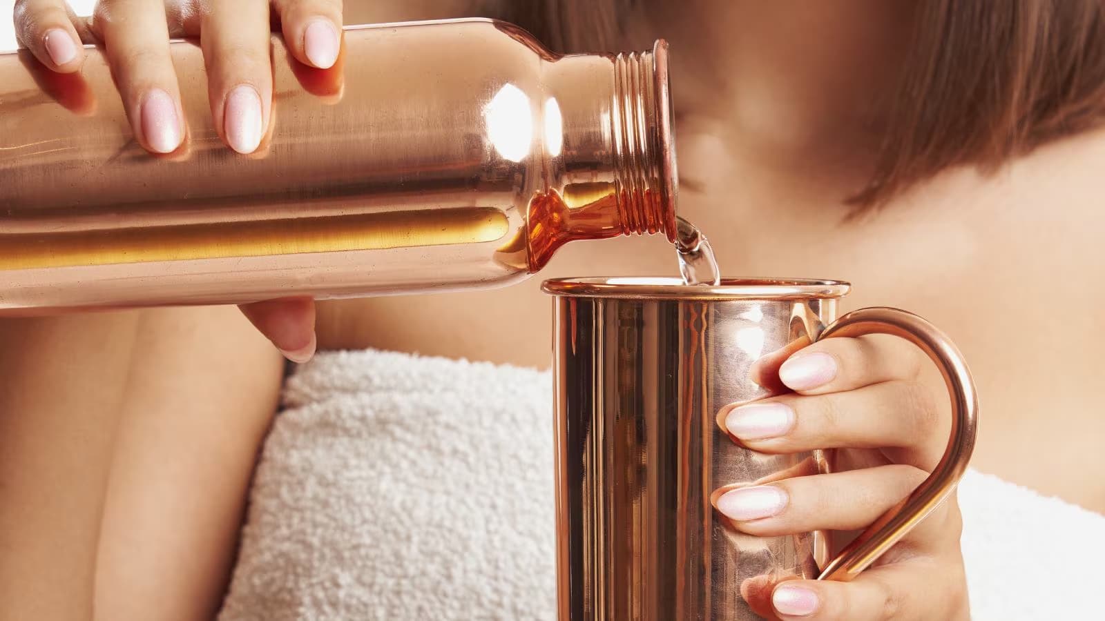 Benefits of Copper Vessel Water: अमृत से कम नहीं तांबे के बर्तन में रखा पानी पीना, फायदे जानकर आप भी हो जाएंगे हैरान