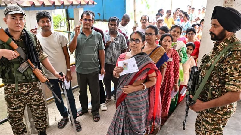 Bumper Voting : बंगाल चुनाव में 'बंपर वोटिंग', आज़ादी के बाद बना नया रिकॉर्ड, पहले चरण में 93% मतदान