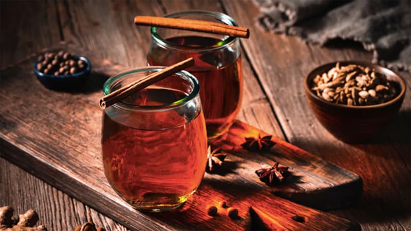 Cinnamon Tea : डायबिटीज़ के मरीज़ों के लिए किसी औषधीय जड़ी-बूटी से कम नहीं है दालचीनी, जानें इसके फ़ायदे