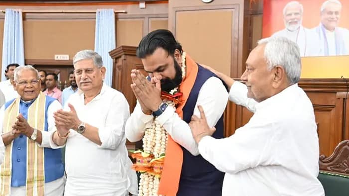 Bihar CM : बिहार के नए मुखिया होंगे 'सम्राट', NDA विधायक दल के नेता चुने गए चौधरी, कल शपथ ग्रहण समारोह