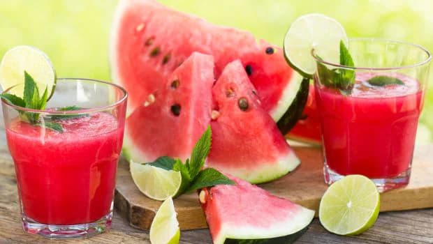 Watermelon Juice: गर्मियों में तरबूज का जूस सेहत के लिए बेहद फायदेमंद, लू लगने का भी नहीं रहेगा खतरा