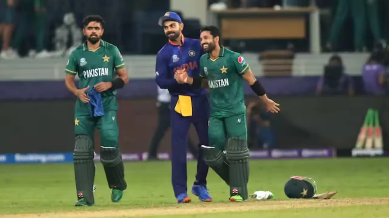 Mohammad Yousuf का बड़ा दावा: भारत पर 2021 की जीत ने पाकिस्तान क्रिकेट को पहुंचाया नुकसान