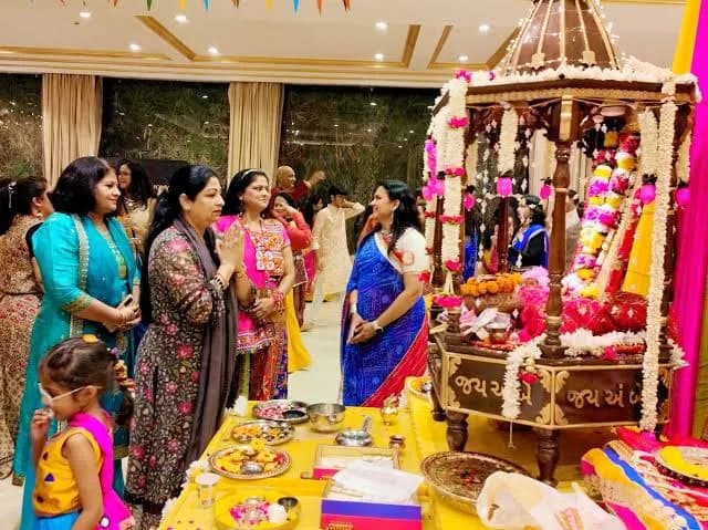विदेशी मेहमान भी हुए गरबा के रंग में रंगे, स्विट्जरलैंड की राजदूत ने किया डांस