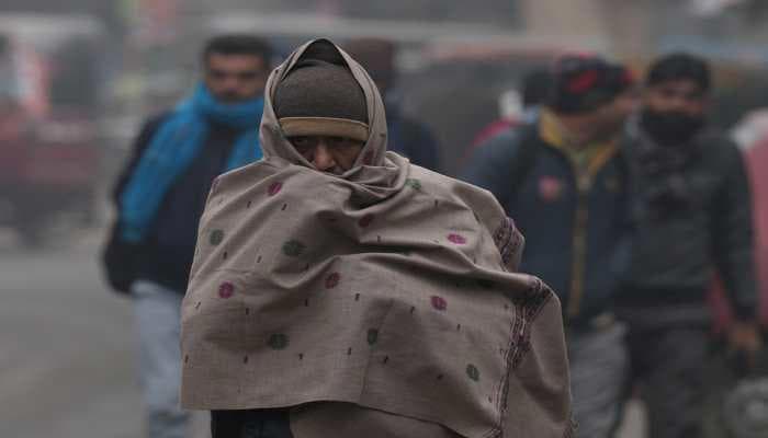 IMD ने जारी किया रेड एलर्ट, उत्तर भारत में कोहरे का घना साया IMD ने जारी किया रेड एलर्ट, उत्तर भारत में कोहरे का घना साया