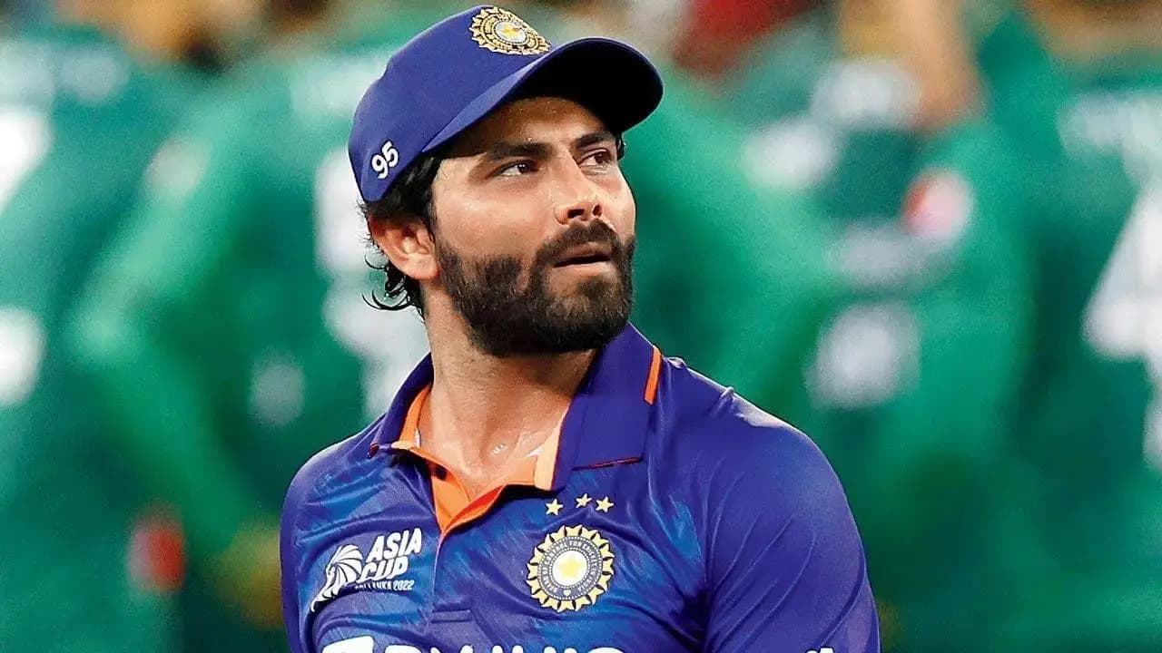 अपना ही ट्वीट Ravindra Jadeja पर पड़ा भारी, इस बात पर भड़के फैंस अपना ही ट्वीट Ravindra Jadeja पर पड़ा भारी, इस बात पर भड़के फैंस