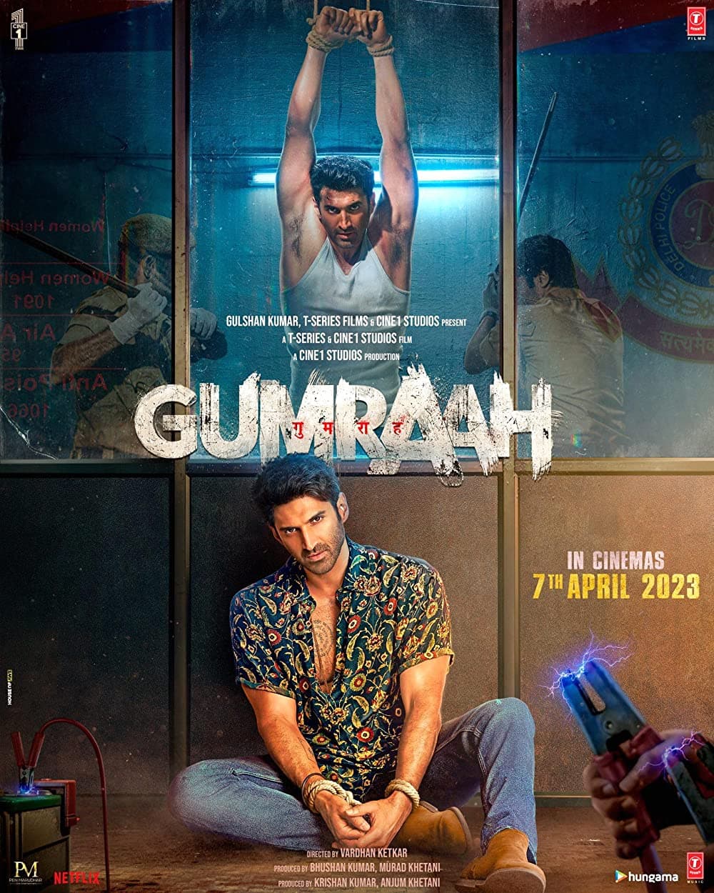 "Gumraah" Review: Aditya Roy Kapoor को दोहरी भूमिका में देखने के लिए फैंस हुए उत्साहित "Gumraah" Review: Aditya Roy Kapoor को दोहरी भूमिका में देखने के लिए फैंस हुए उत्साहित