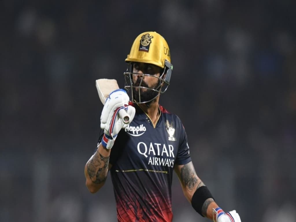 Virat Kohli RCB vs LSG: इस गेंदबाज ने विराट के मंसूबों पर फेरा पानी, 6 ने जीता फैंस का दिल? Virat Kohli RCB vs LSG: इस गेंदबाज ने विराट के मंसूबों पर फेरा पानी, 6 ने जीता फैंस का दिल?