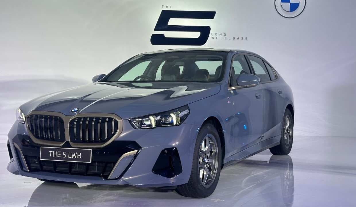 BMW 5 Series LWB का नया लुक: वो सबकुछ जो आपको जानना चाहिए BMW 5 Series LWB का नया लुक: वो सबकुछ जो आपको जानना चाहिए