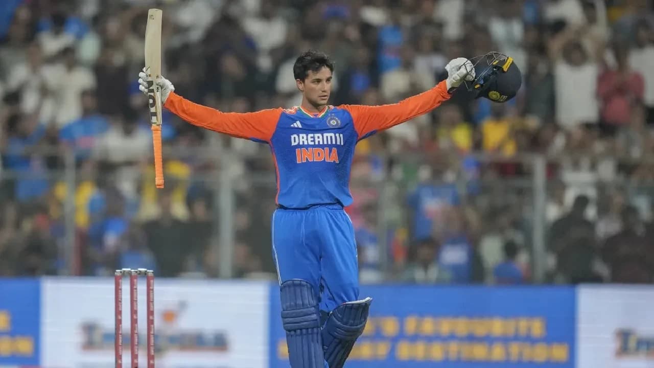 अभिषेक शर्मा की विस्फोटक पारी: क्यों वह सिर्फ ‘बॉलबैशर’ नहीं हैं अभिषेक शर्मा की विस्फोटक पारी: क्यों वह सिर्फ ‘बॉलबैशर’ नहीं हैं