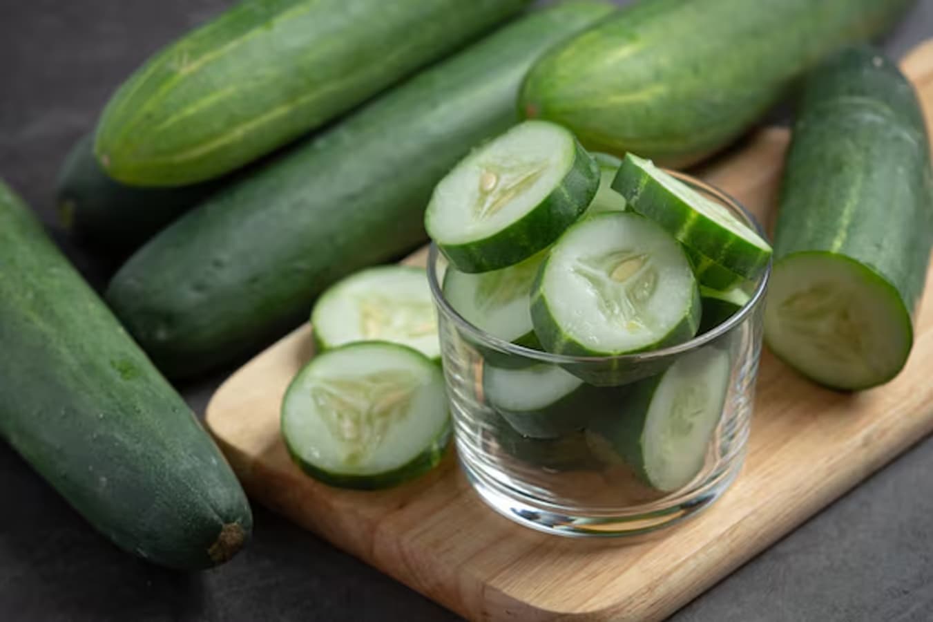 Cucumber Benefits : खीरा सेहत के लिए कब बेहद फ़ायदेमंद होता है, जानें खाने का सही समय Cucumber Benefits : खीरा सेहत के लिए कब बेहद फ़ायदेमंद होता है, जानें खाने का सही समय