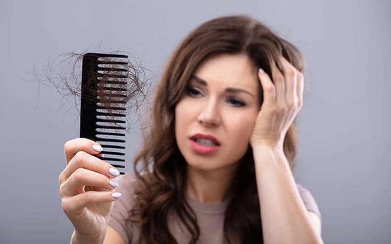Hairloss Problem: तेजी से बाल झड़ना बढ़ा रही लोगों की टेंशन, जानें आखिर किस विटामिन की कमी से हो रहा ऐसा? Hairloss Problem: तेजी से बाल झड़ना बढ़ा रही लोगों की टेंशन, जानें आखिर किस विटामिन की कमी से हो रहा ऐसा?