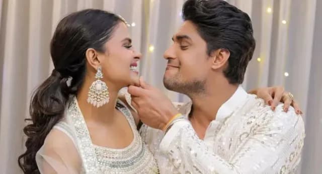 Priyanka Chahar Choudhary ने Ankit Gupta को बताया "Marriage Material", लेकिन Reunion पर बोलीं- "Ex को Ex ही रहने दो" Priyanka Chahar Choudhary ने Ankit Gupta को बताया "Marriage Material", लेकिन Reunion पर बोलीं- "Ex को Ex ही रहने दो"