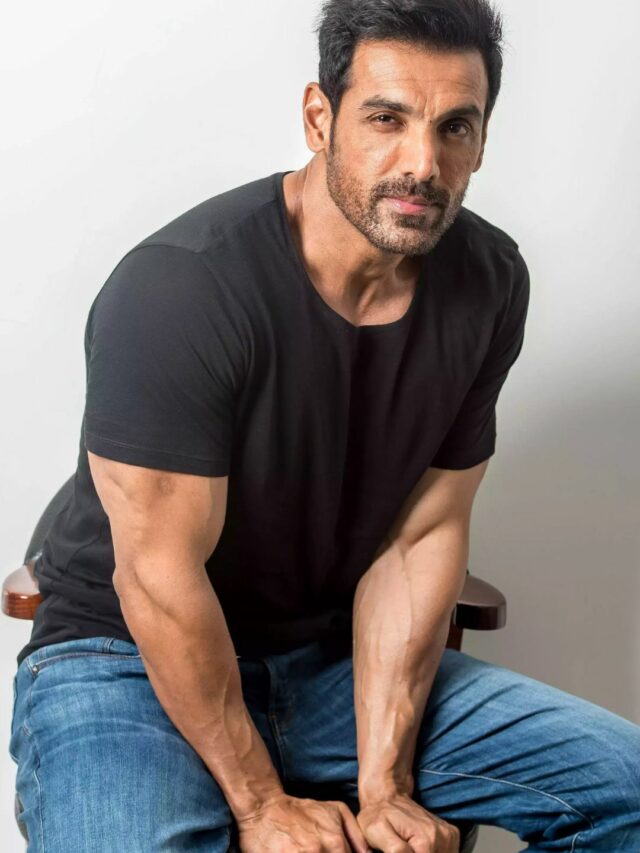 Janhvi Kapoor brings red carpet vibe to airport in black leather tube gown