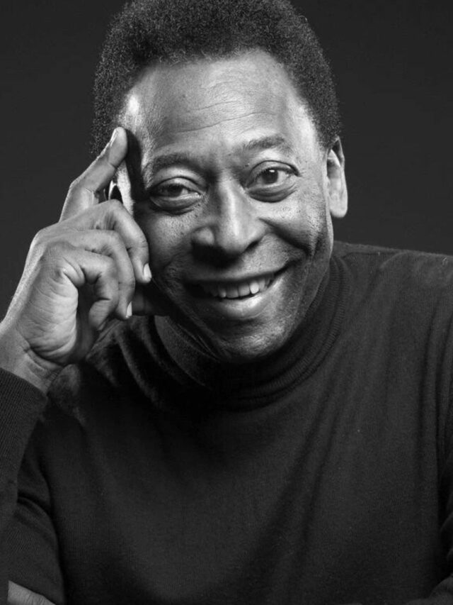 Pele, the ‘black pearl’ and Football legend is died.