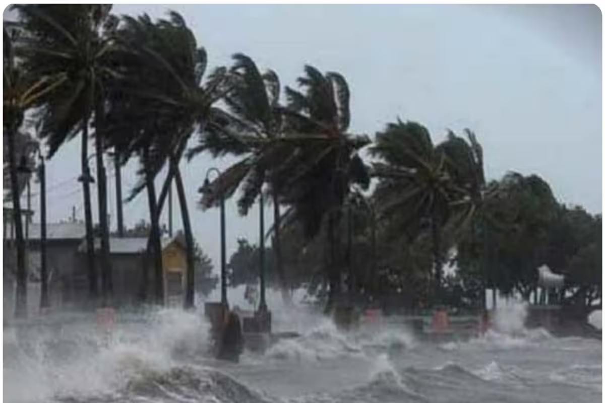 बंगाल की खाड़ी में आज आ सकता है भयंकर चक्रवाती तूफान