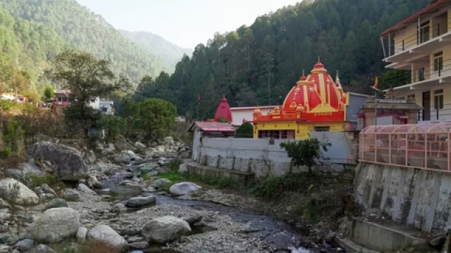 Where is Kainchi Dham know