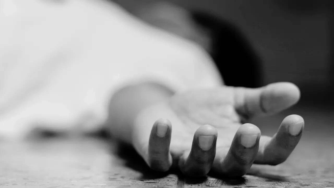 Ghaziabad में दिल दहला देने वाली घटना: 3 बहनों ने 9वीं मंज़िल से कूदकर दी जान, ऑनलाइन कोरियन गेम की लत की आशंका