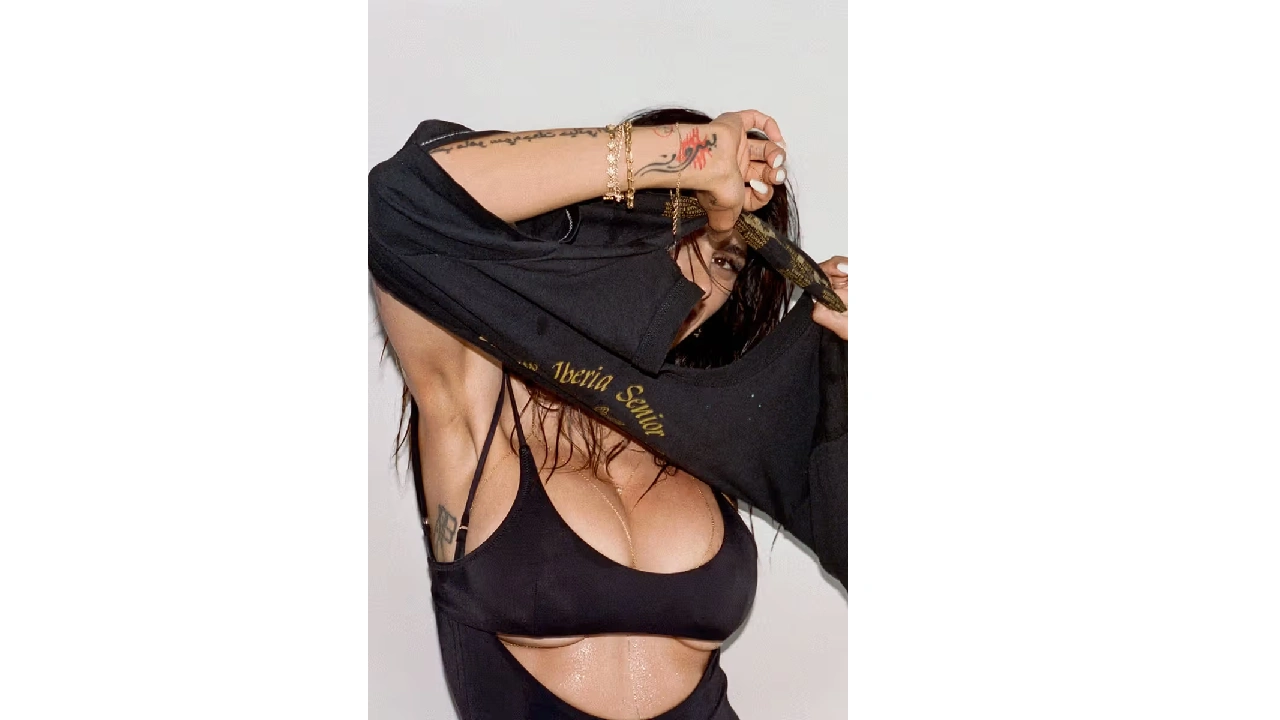 After 2 Years Mia Khalifa Shares Nude Photos But Not Completely Naked. 1 After 2 Years, Mia Khalifa Shares Nude Photos! But Not Completely Naked.