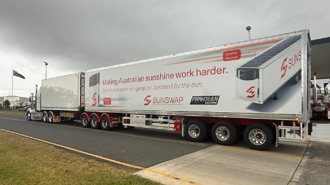 सोलर से चलने वाला रेफ्रिजरेटेड ट्रेलर
