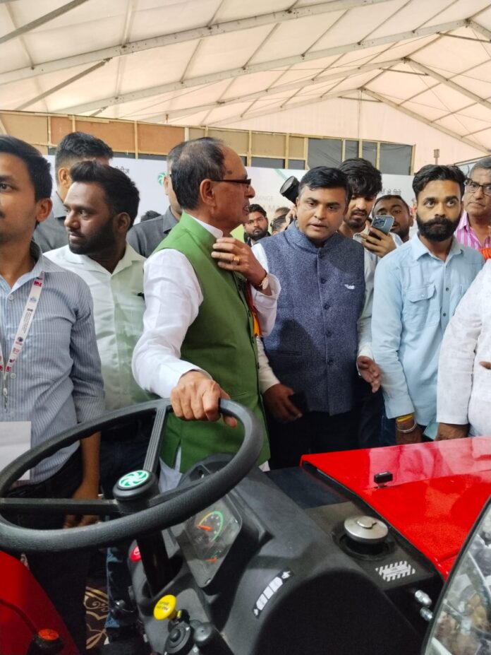 VST टिलर्स ट्रैक्टर्स ने राष्ट्रीय कृषि उन्नति एक्सपो 2026 में पेश किए स्मार्ट कृषि यांत्रिकीकरण समाधान