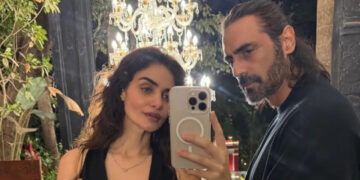 अर्जुन रामपाल और गैब्रिएला डेमेट्रियड्स का स्टाइलिश अपीयरेंस—अवॉर्ड नाइट की हर खास बात