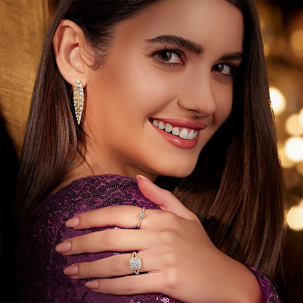 CaratLane ऑनलाइन ज्वेलरी शॉपिंग को आसान बनाने वाला ब्रांड है। इनका ‘try at home फीचर काफी पॉपुलर है। CaratLane ऑनलाइन ज्वेलरी शॉपिंग को आसान बनाने वाला ब्रांड है। इनका ‘try at home’ फीचर काफी पॉपुलर है।