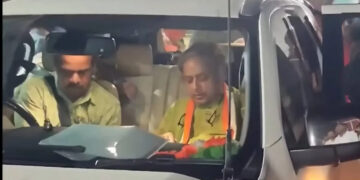 Shashi Tharoor's Convoy Attacked