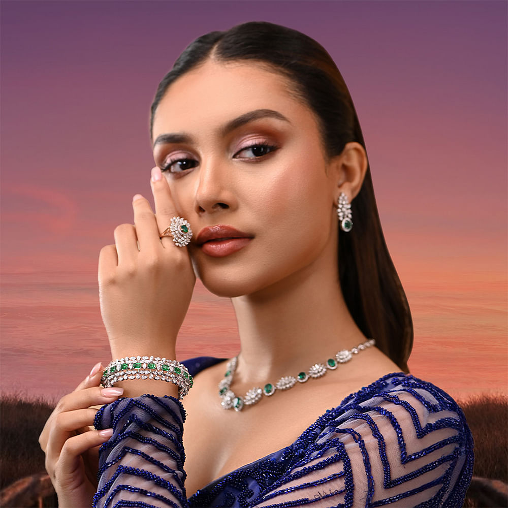 Tribhovandas Bhimji Zaveri TBZ एक heritage ब्रांड है जो 100 साल से इंडियन ज्वेलरी में अपनी पहचान बनाए हुए है। Tribhovandas Bhimji Zaveri (TBZ) एक heritage ब्रांड है जो 100+ साल से इंडियन ज्वेलरी में अपनी पहचान बनाए हुए है।