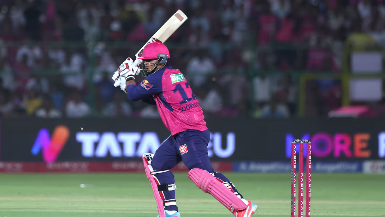 IPL में इतिहास रचा 15 साल के वैभव सूर्यवंशी ने! सबसे कम उम्र में 500 रन पूरे