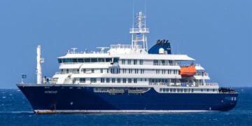 Cruise Ship Hantavirus Outbreak: अटलांटिक महासागर में क्रूज़ पर हंटावायरस का कहर, 3 यात्रियों की मौत; केप वर्डे में रुका जहाज़